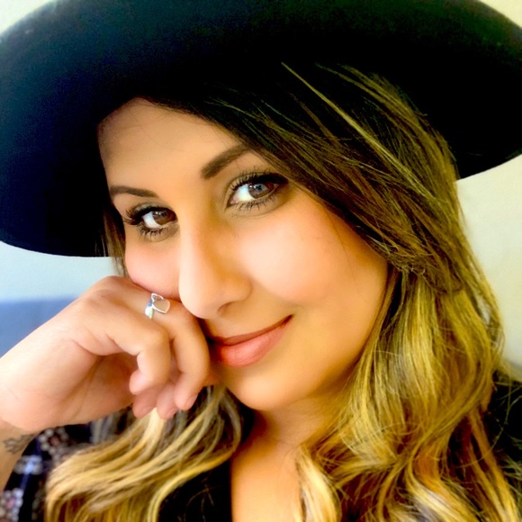 Meet your Posher, Mary - Picture 1 of 1